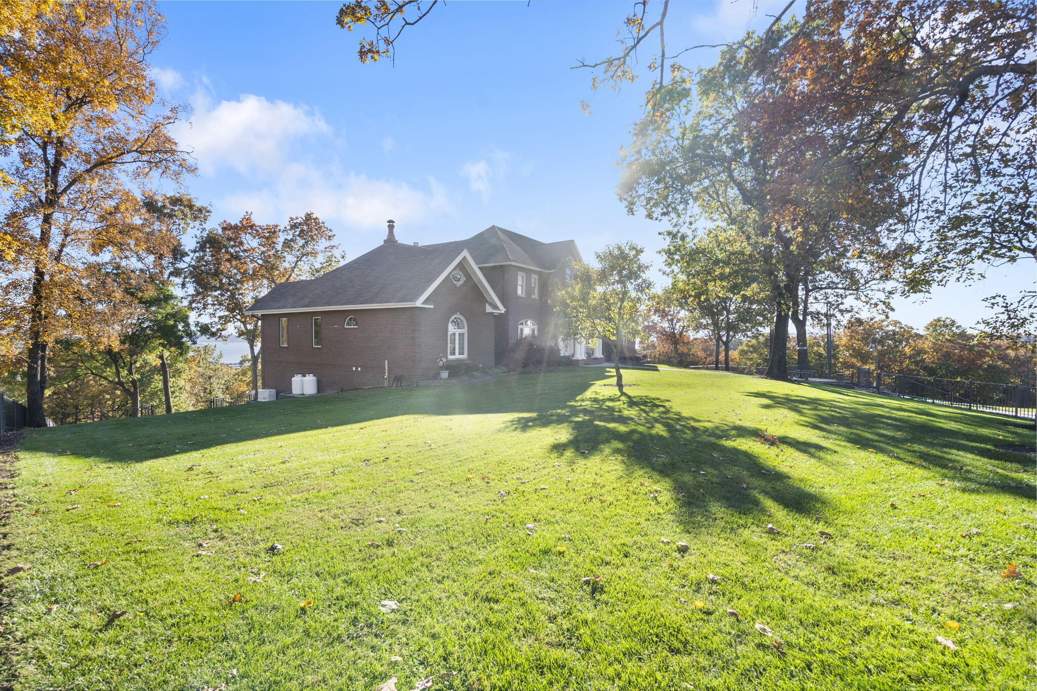 229 Grand Pointe Property Photo 4