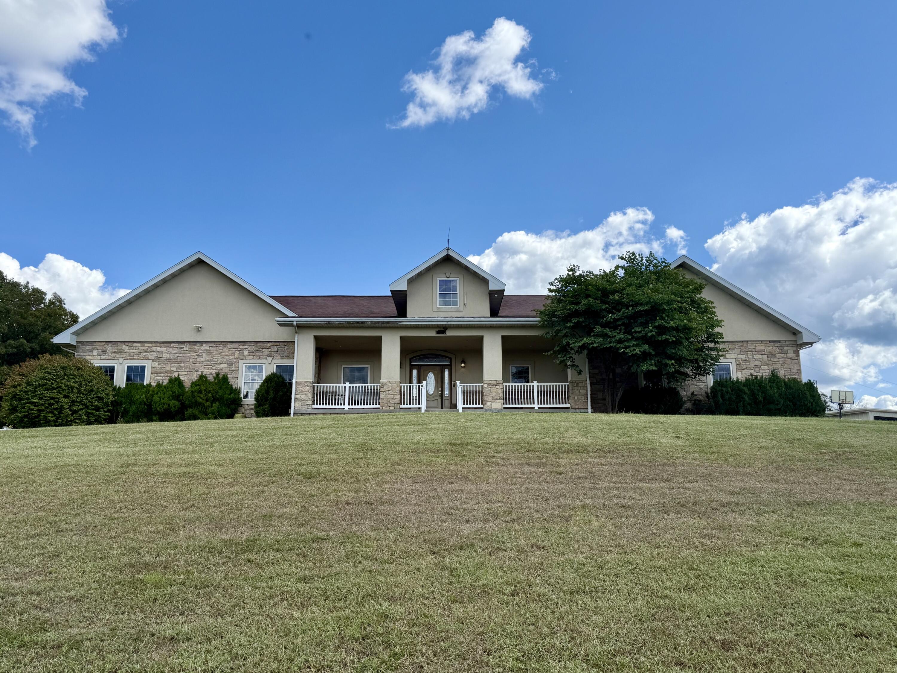 16133 Overlook Lane Property Photo 3