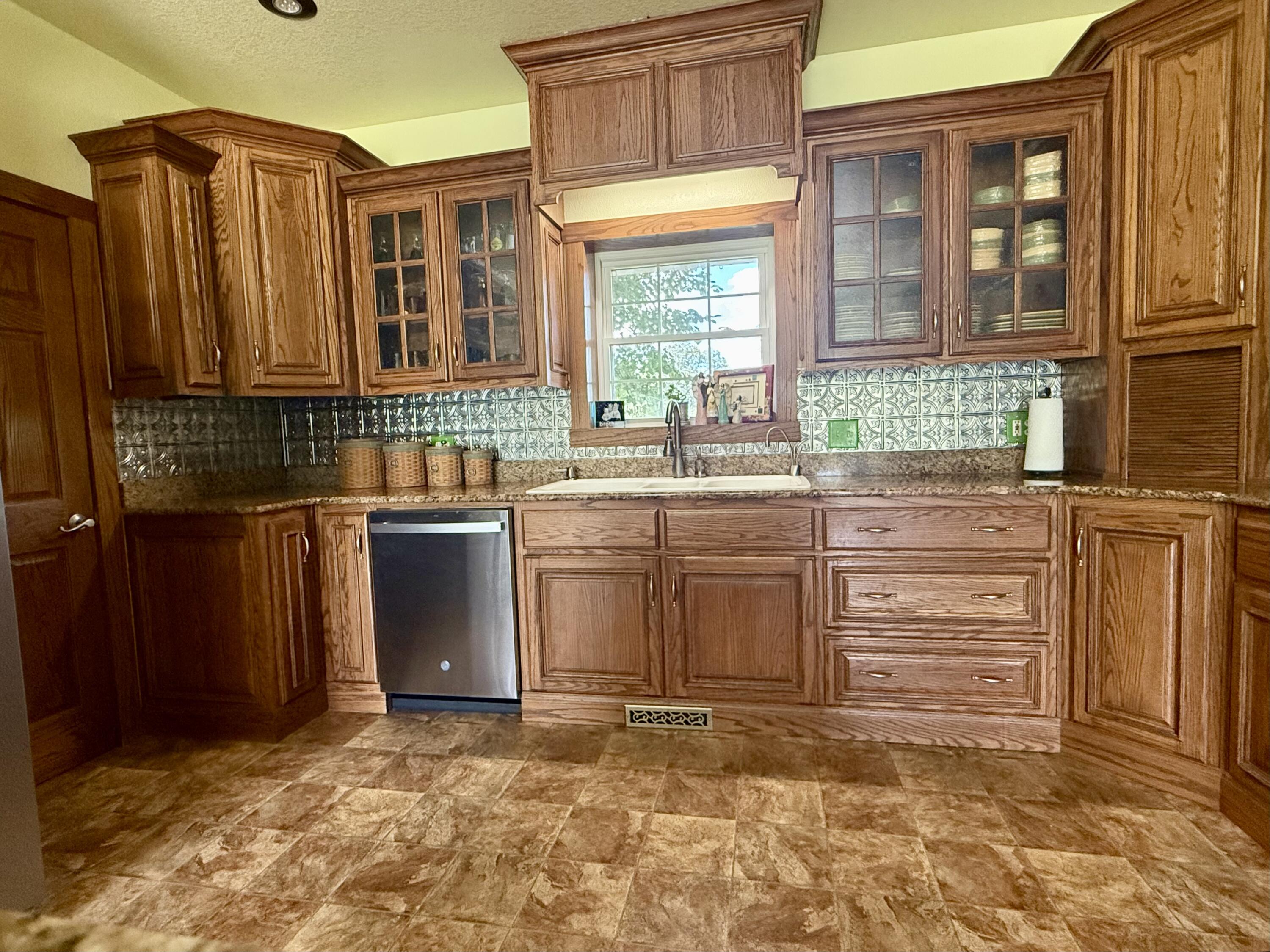 16133 Overlook Lane Property Photo 13