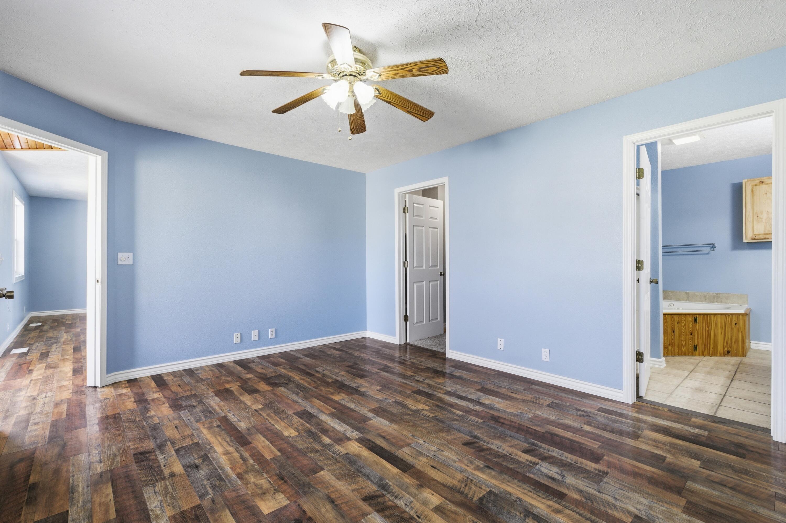 23548 Lawrence 1090 Property Photo 8