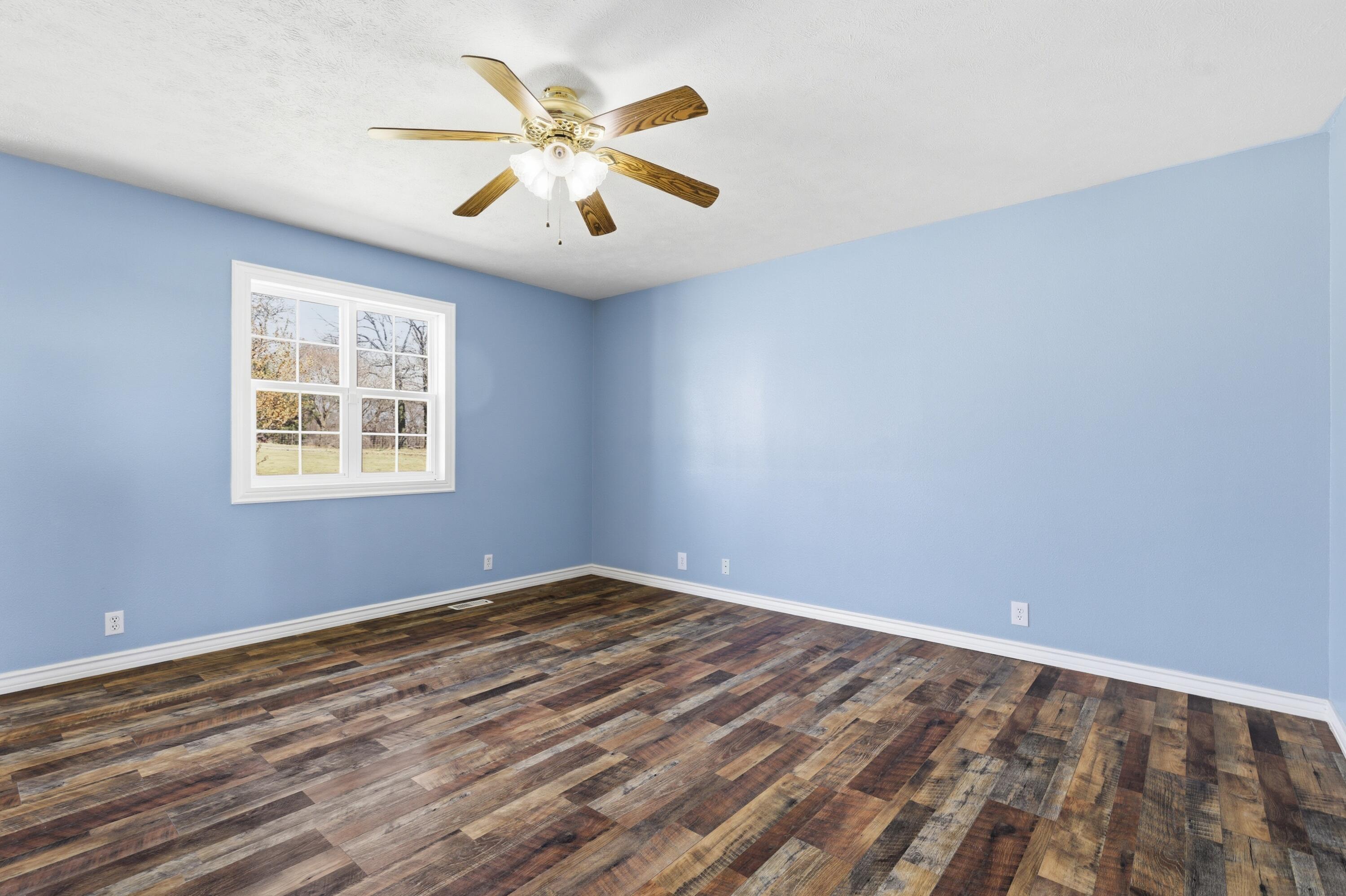 23548 Lawrence 1090 Property Photo 10