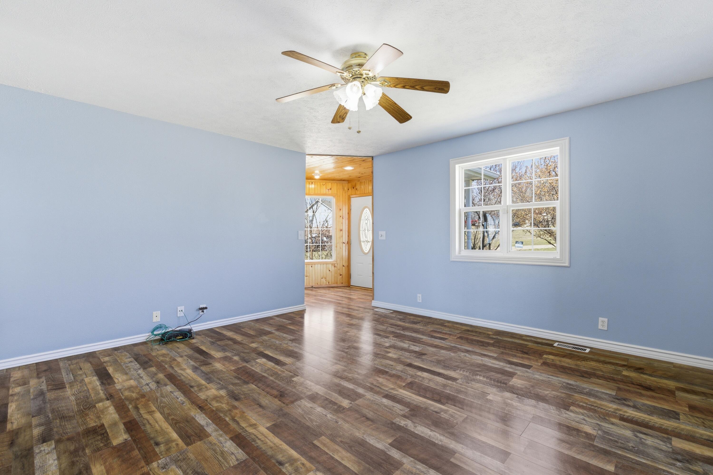 23548 Lawrence 1090 Property Photo 11