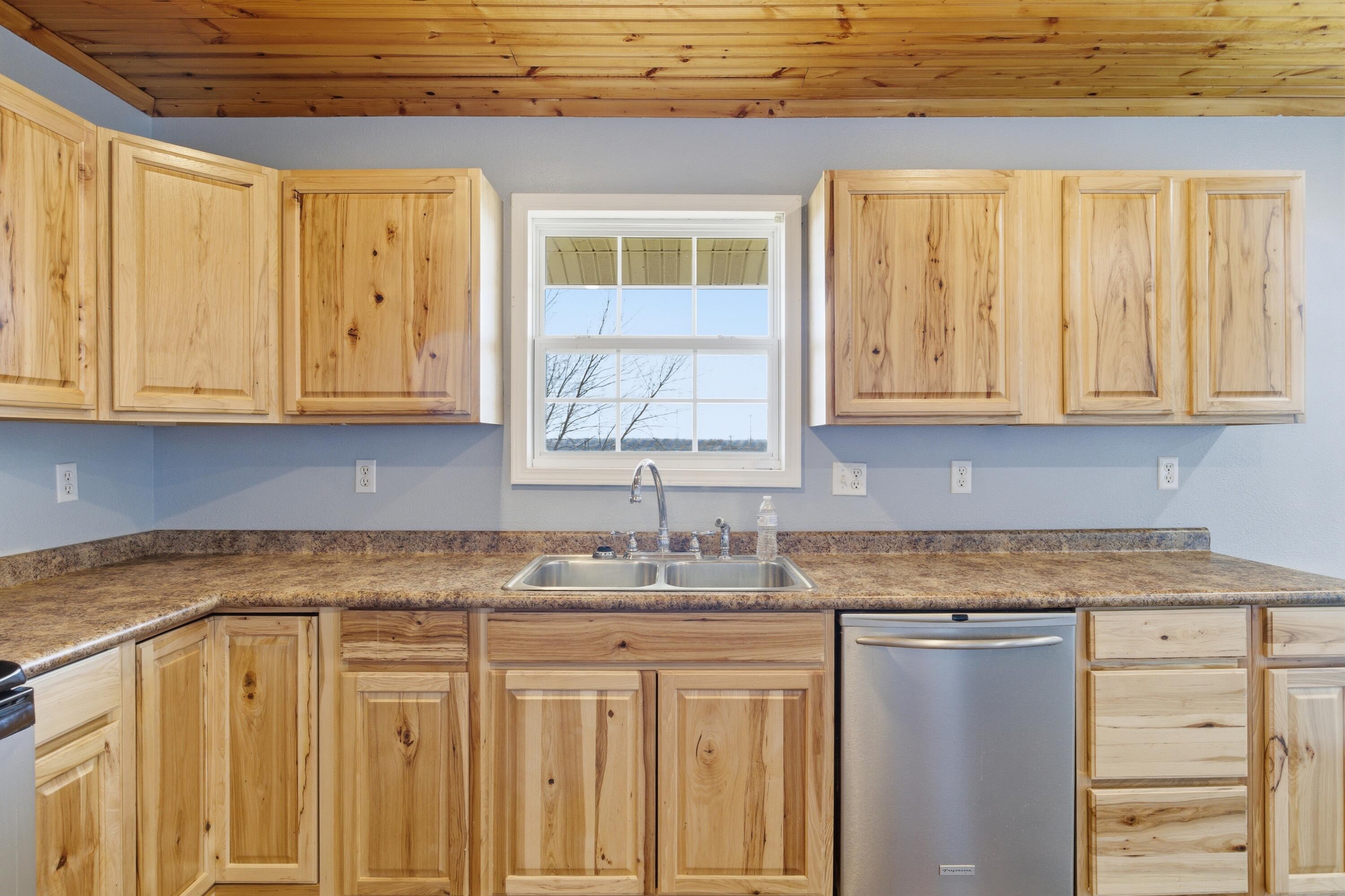 23548 Lawrence 1090 Property Photo 14