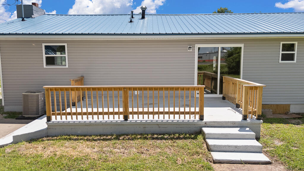 1102 Sapp Street Property Photo 5