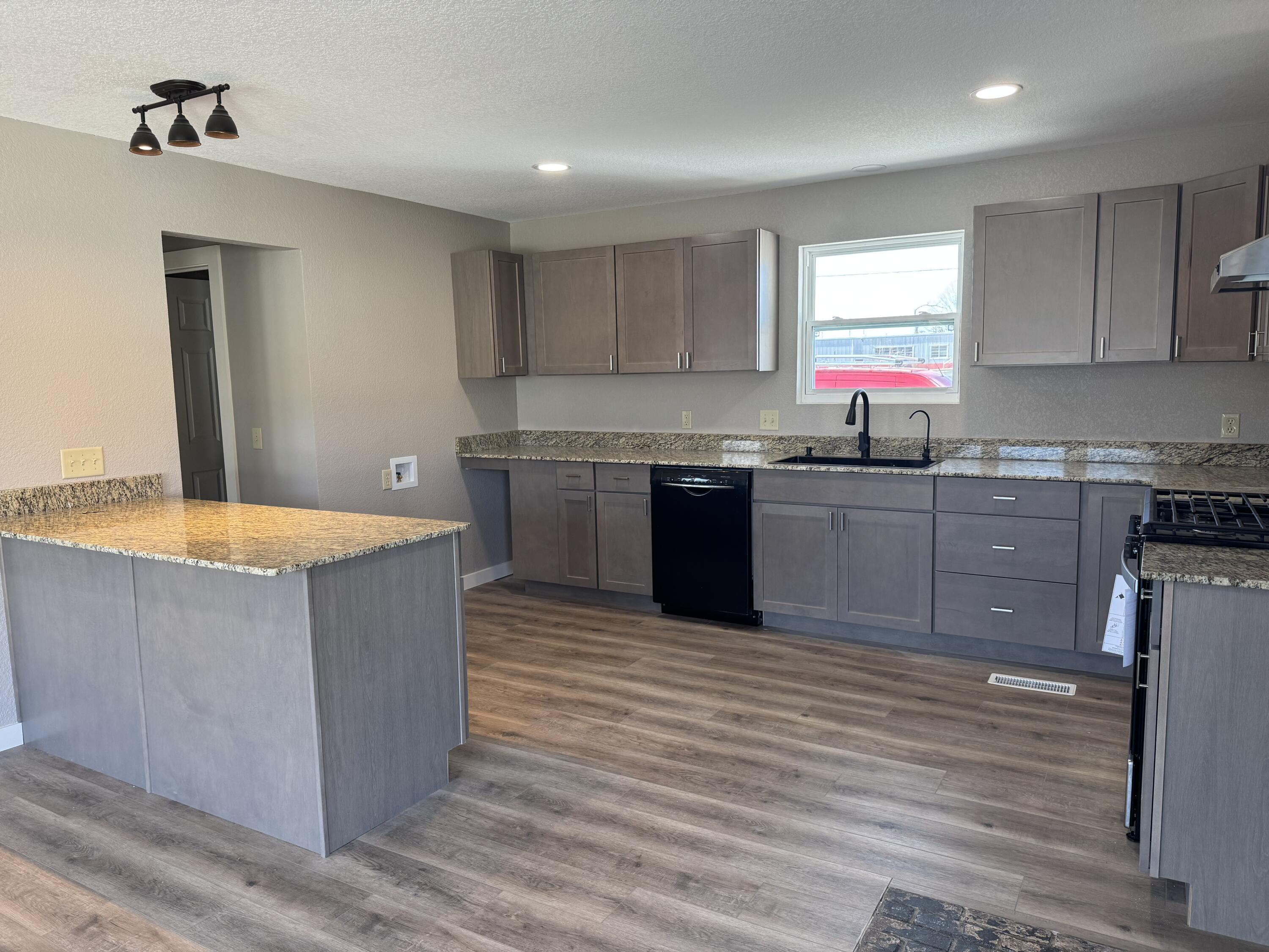 1102 Sapp Street Property Photo 18