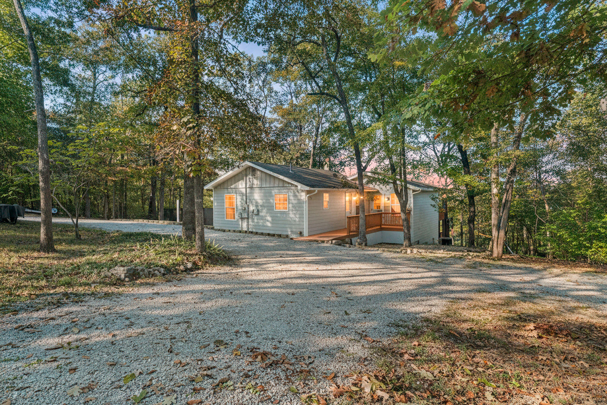 704 Iowa Colony Road Property Photo 2