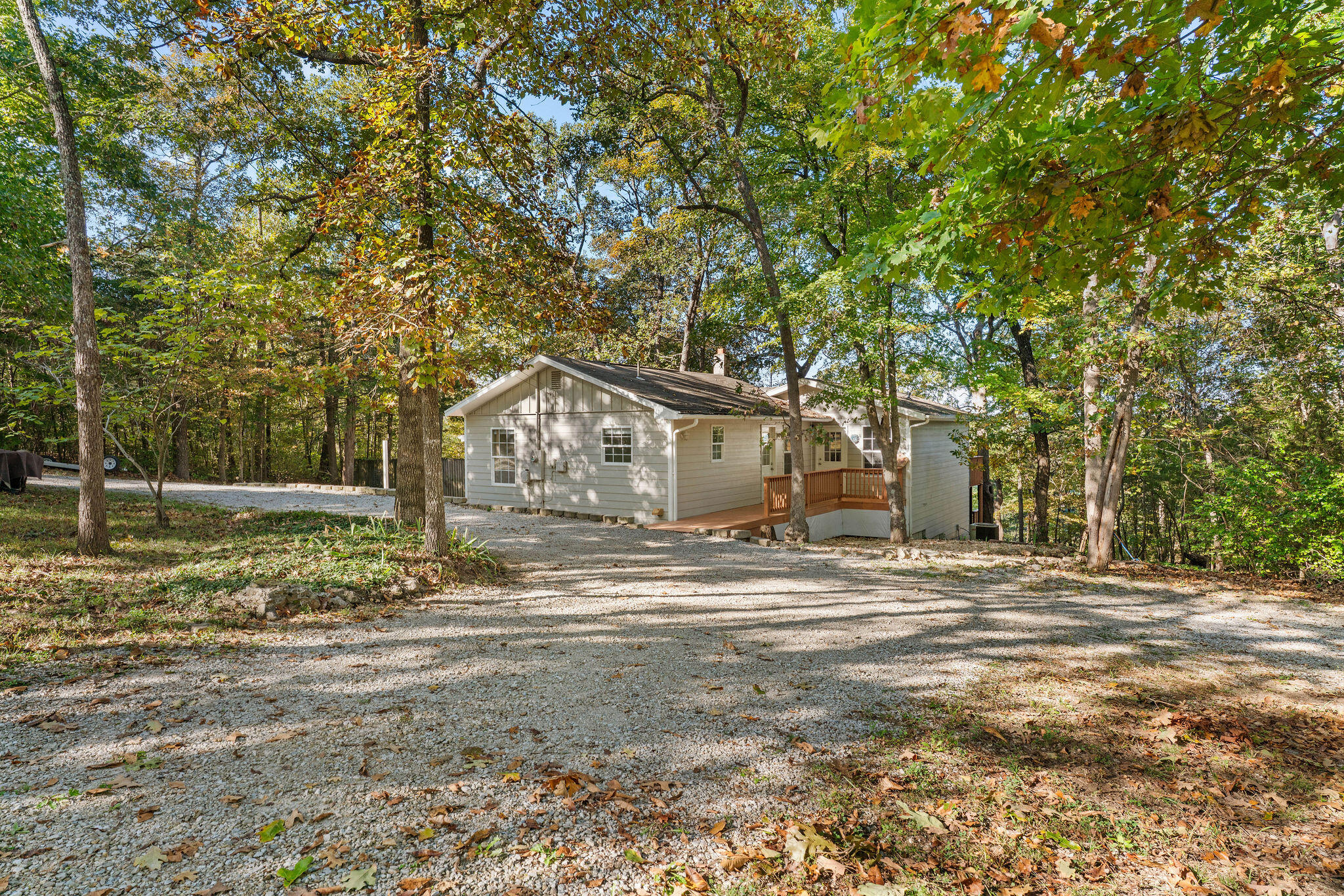 704 Iowa Colony Road Property Photo 4
