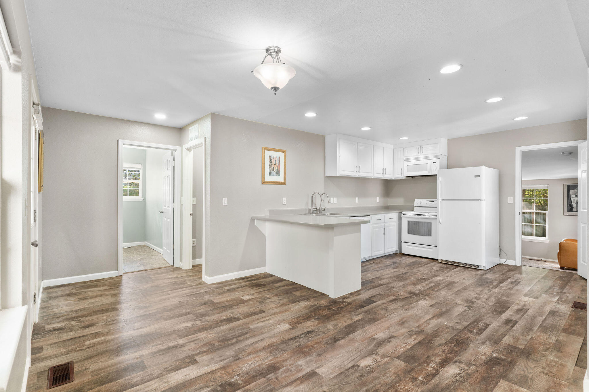 704 Iowa Colony Road Property Photo 8