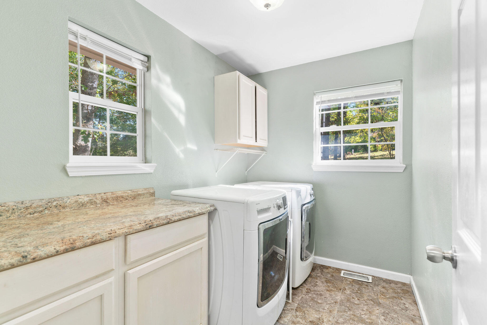 704 Iowa Colony Road Property Photo 11