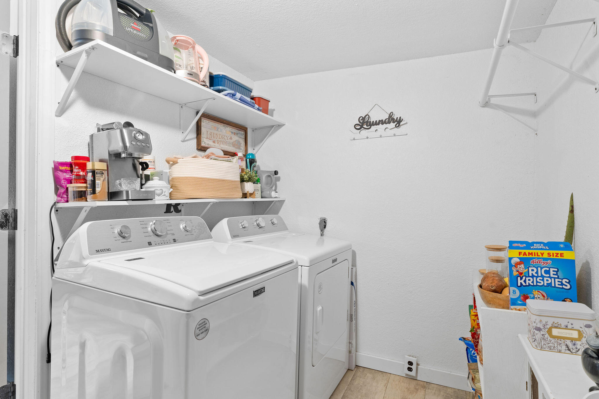 2323 West Walnut Street Property Photo 8