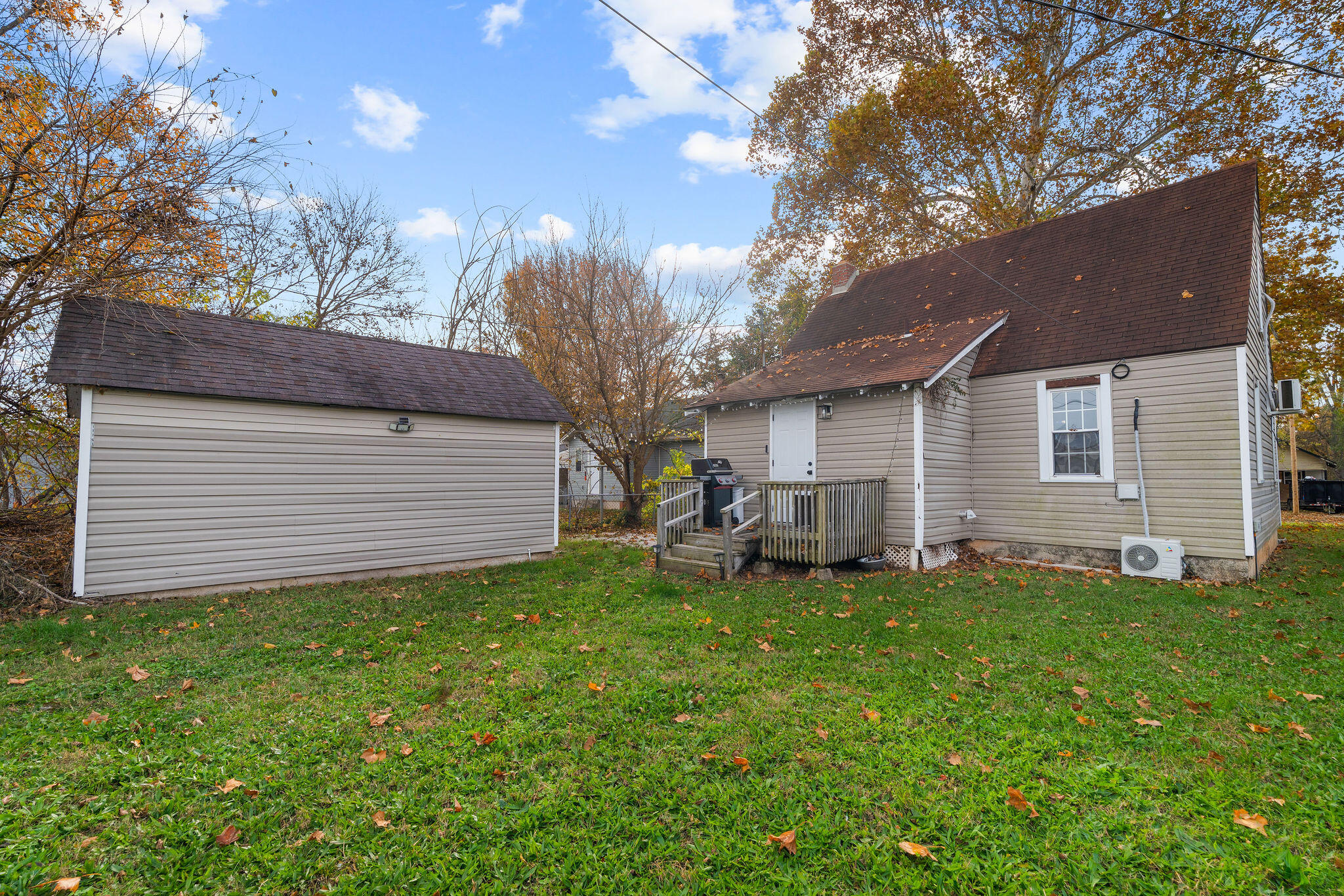 2323 West Walnut Street Property Photo 16