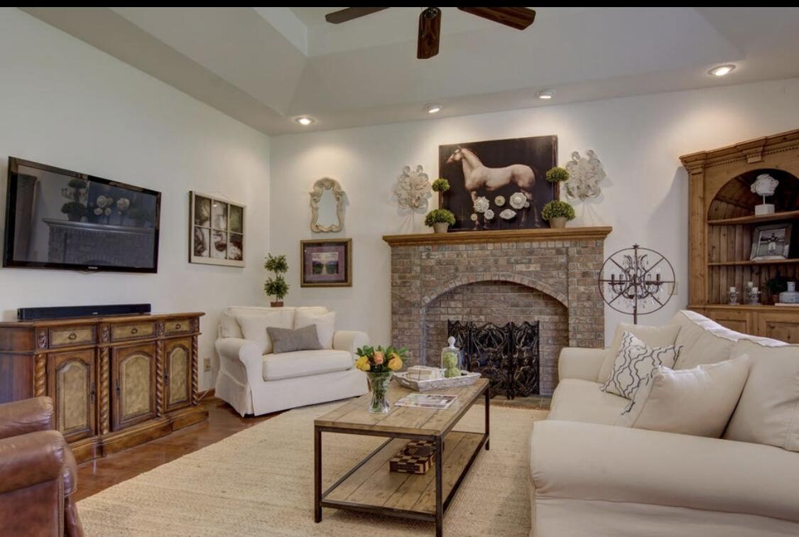 3165 East Topping Circle Property Photo 5
