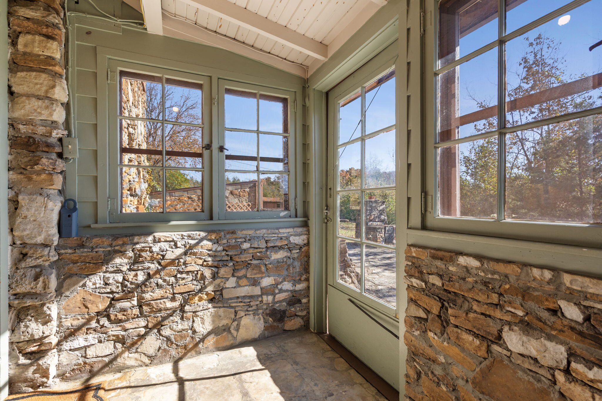 220 Angels Trail Property Photo 34