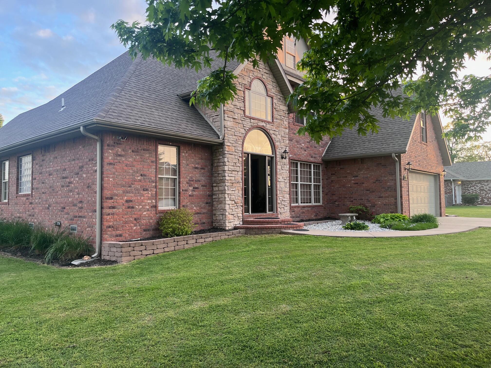 1910 West Meadow Lark Lane Property Photo 1
