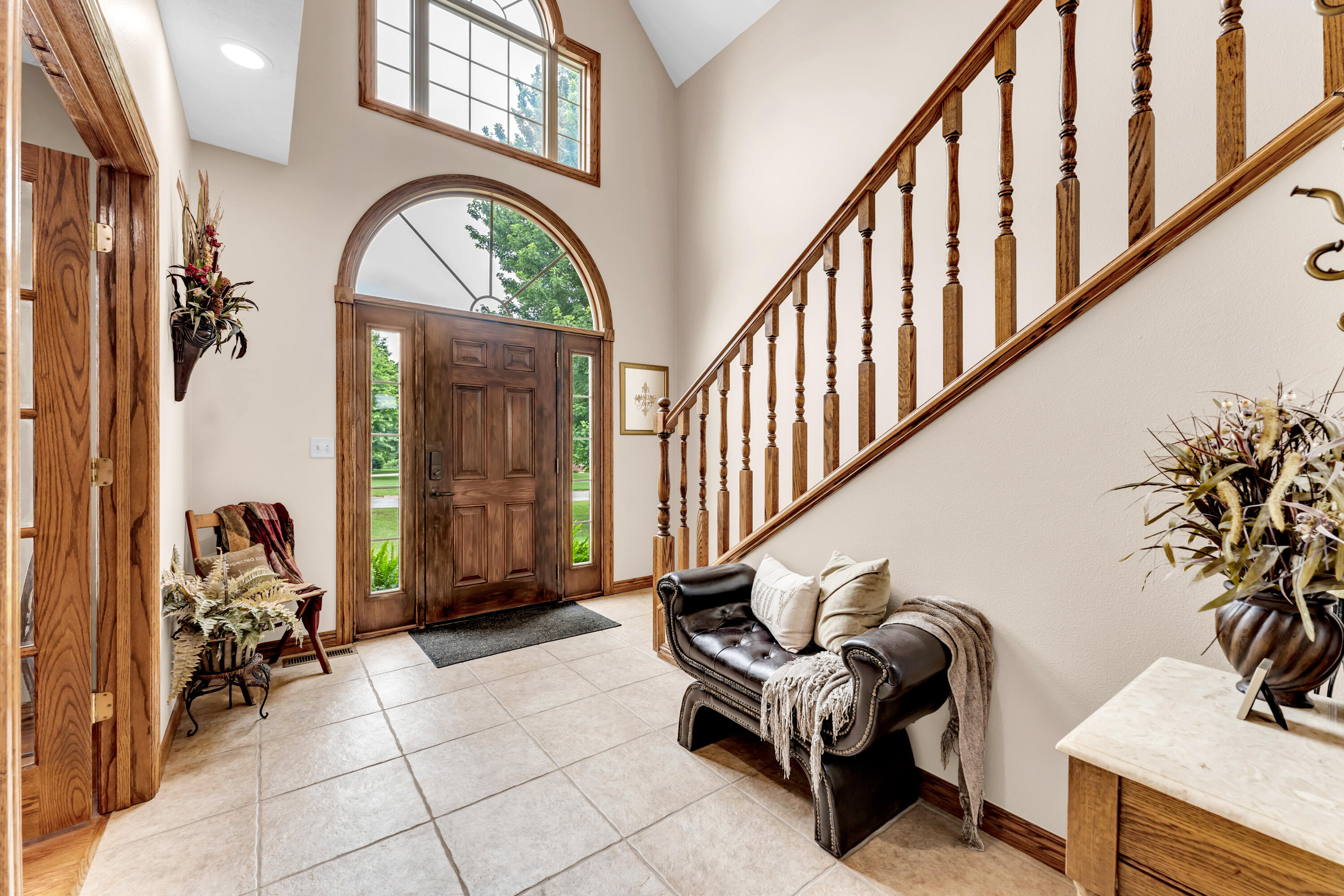 1910 West Meadow Lark Lane Property Photo 6
