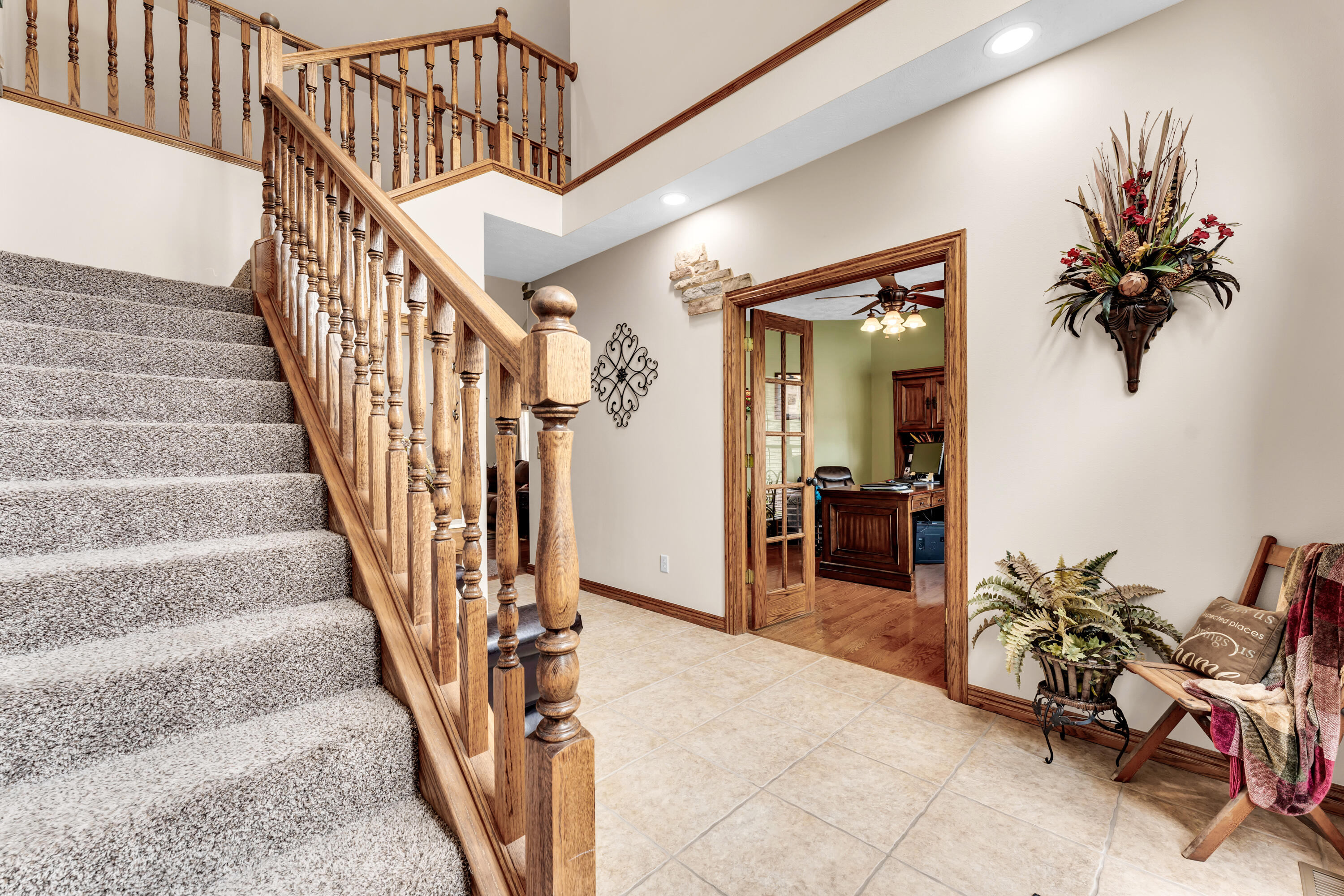 1910 West Meadow Lark Lane Property Photo 8