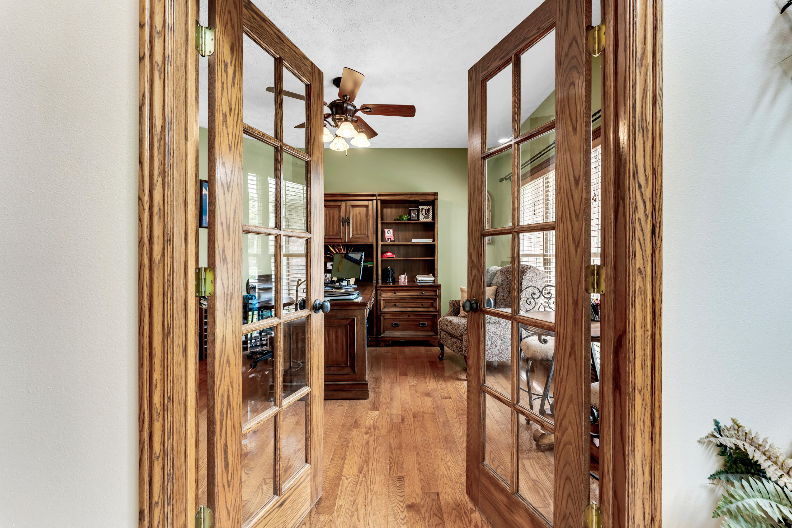 1910 West Meadow Lark Lane Property Photo 9
