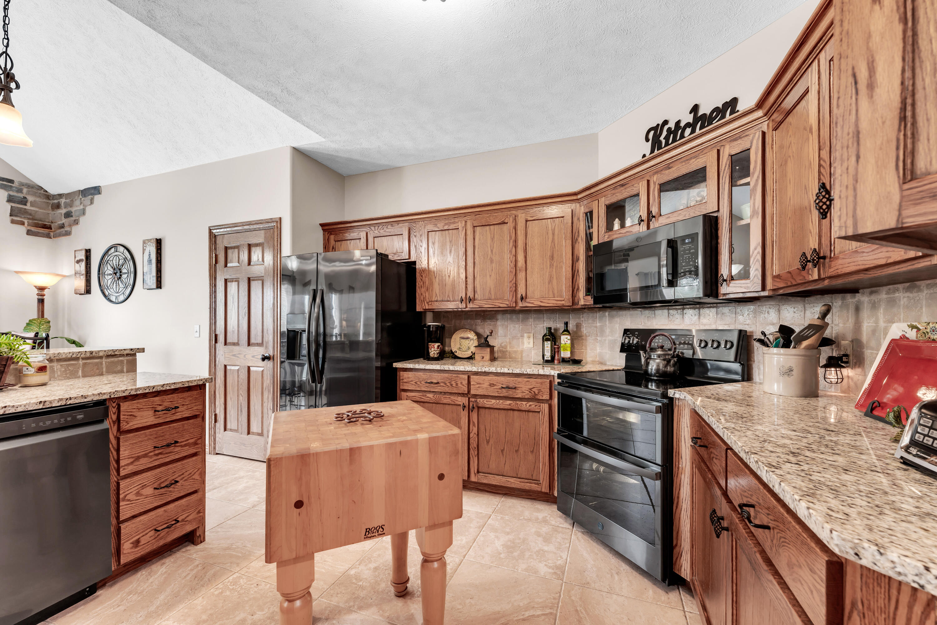 1910 West Meadow Lark Lane Property Photo 18