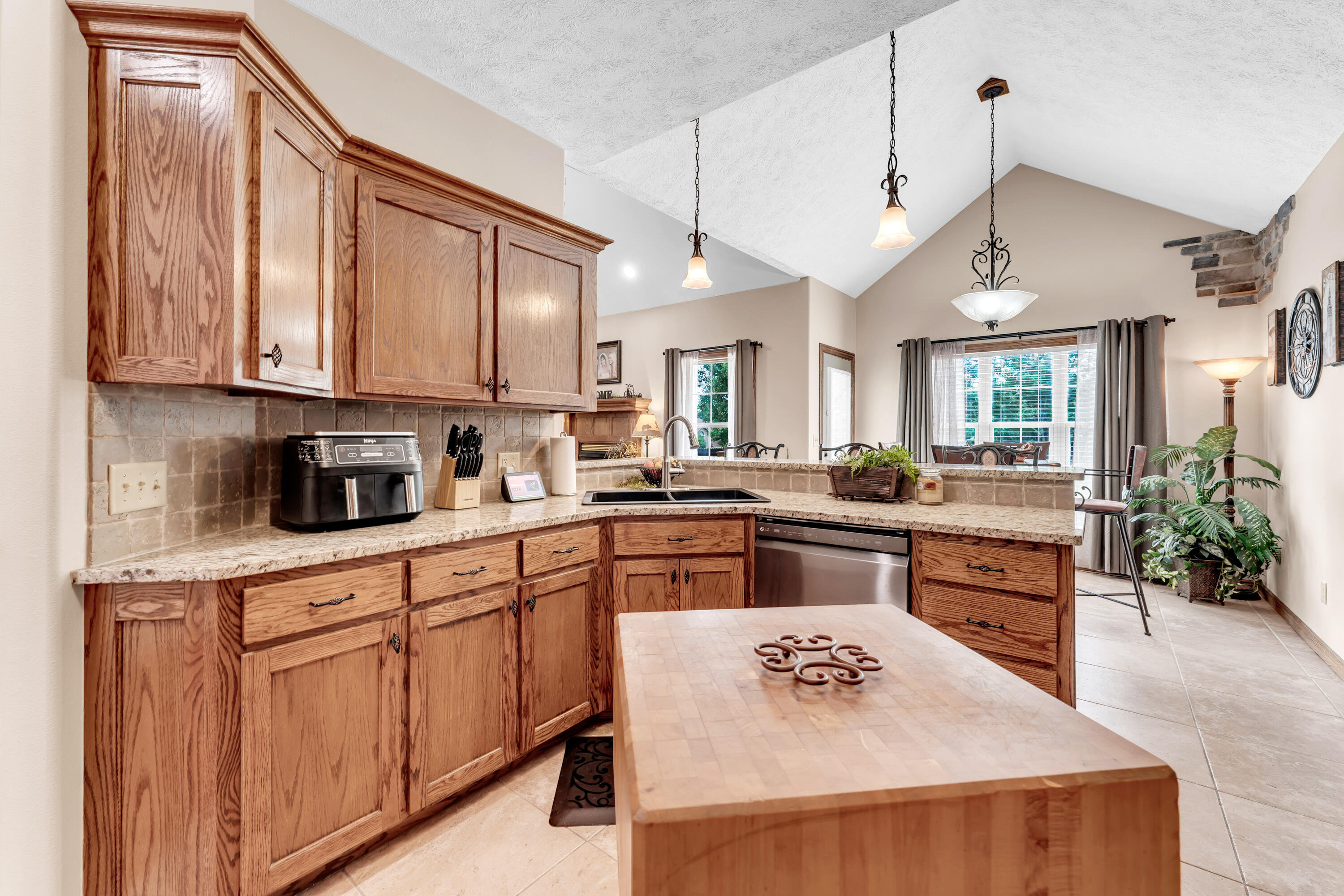 1910 West Meadow Lark Lane Property Photo 19