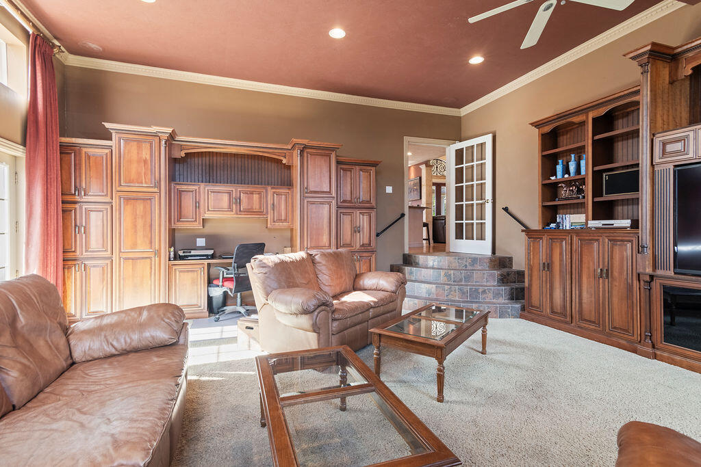 115 Old Well Lane Property Photo 32