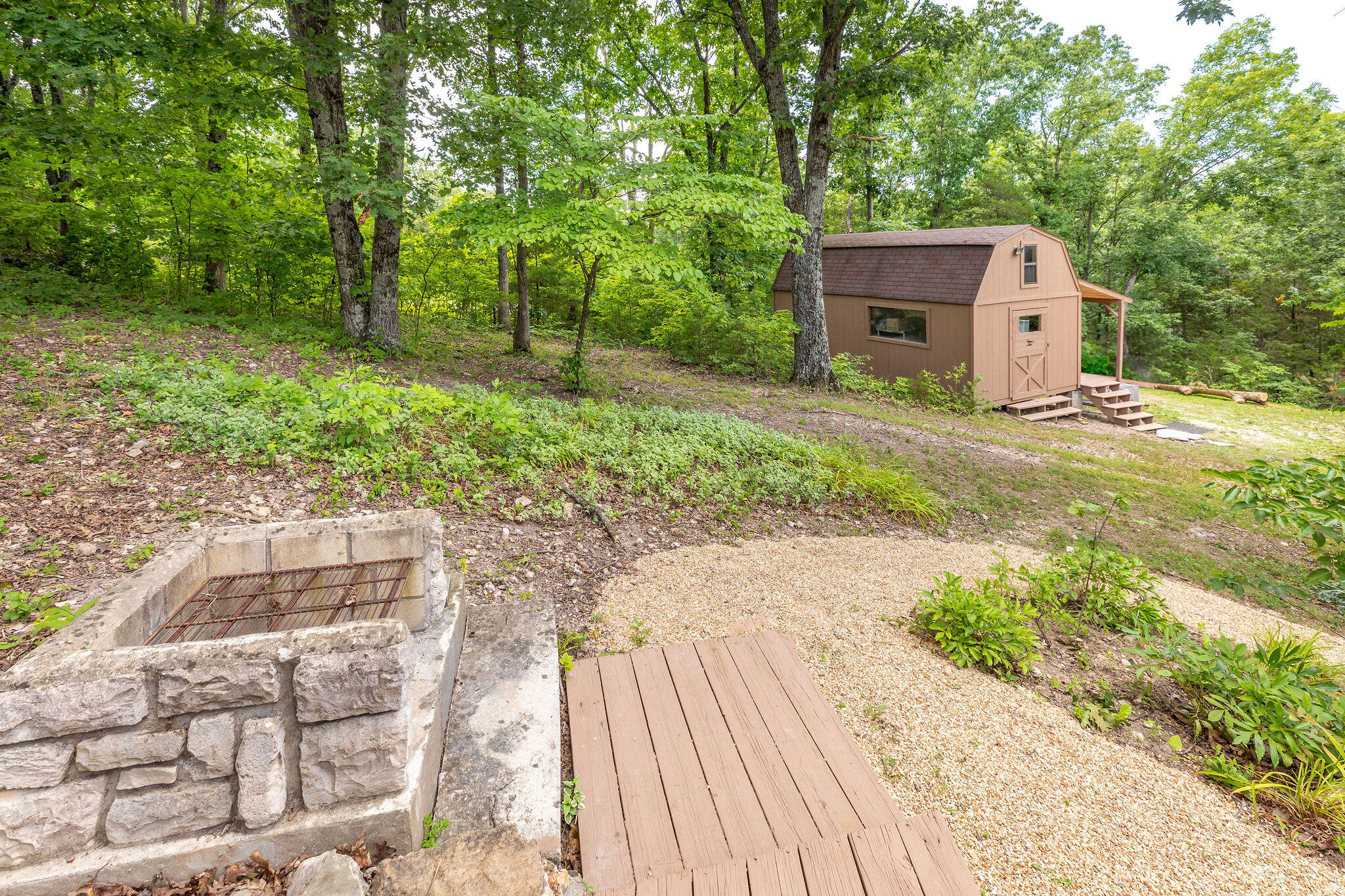 537 Watson Road Property Photo 5