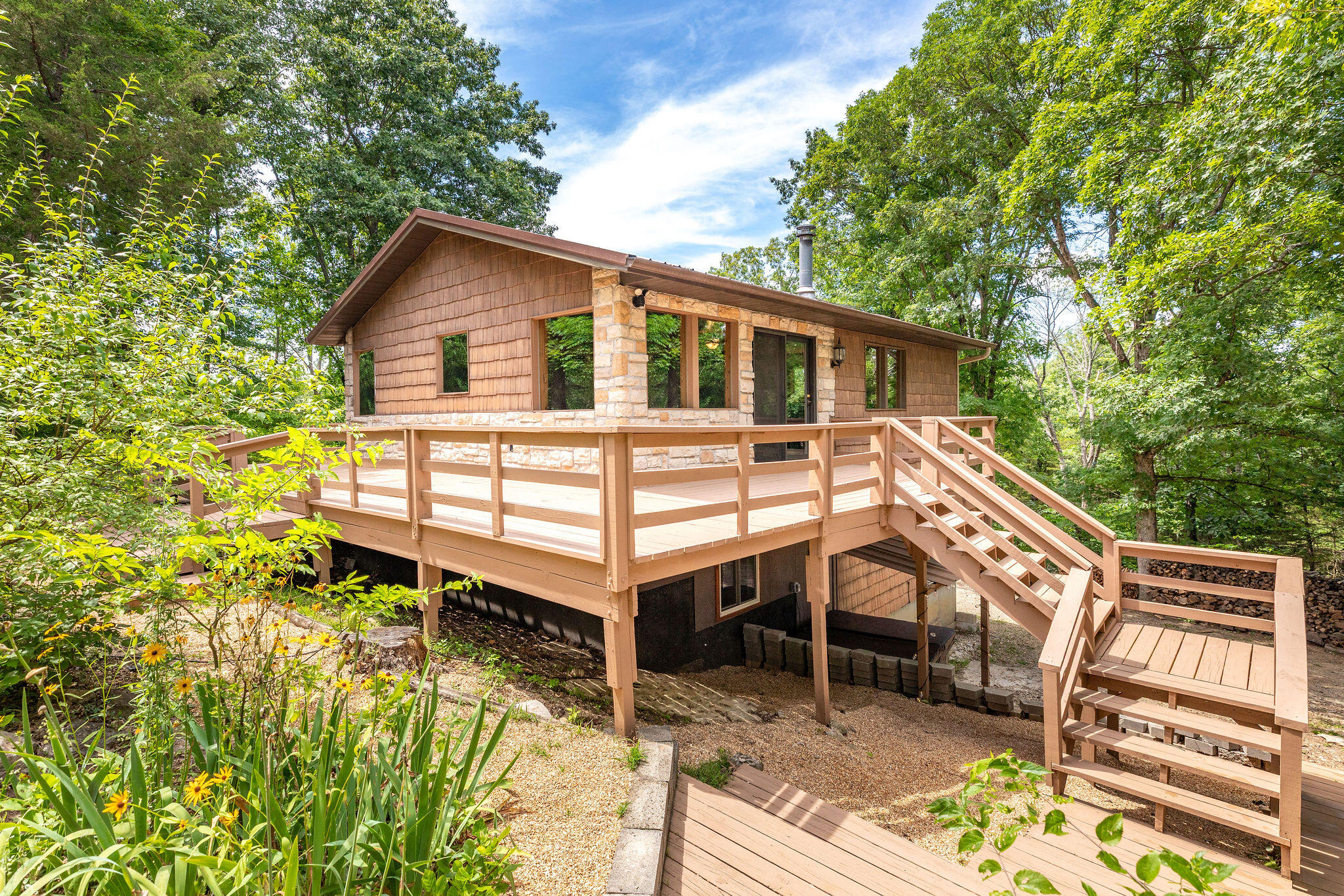 537 Watson Road Property Photo 14