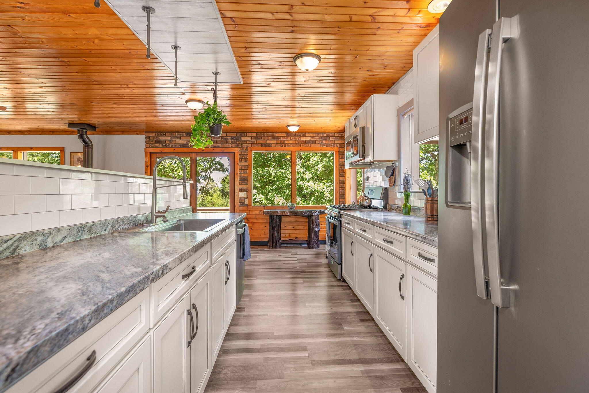537 Watson Road Property Photo 17