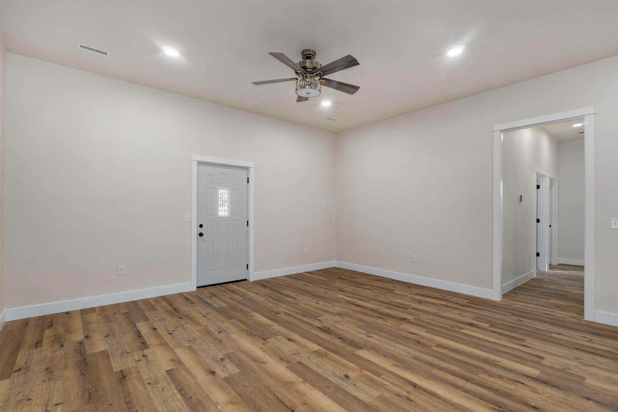 718 South Hickory Street Property Photo 6