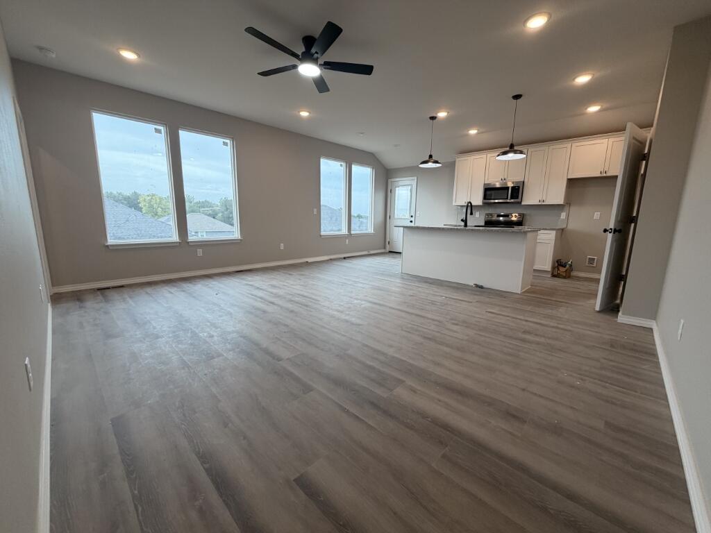 1183 East Habersham Street Property Photo 2