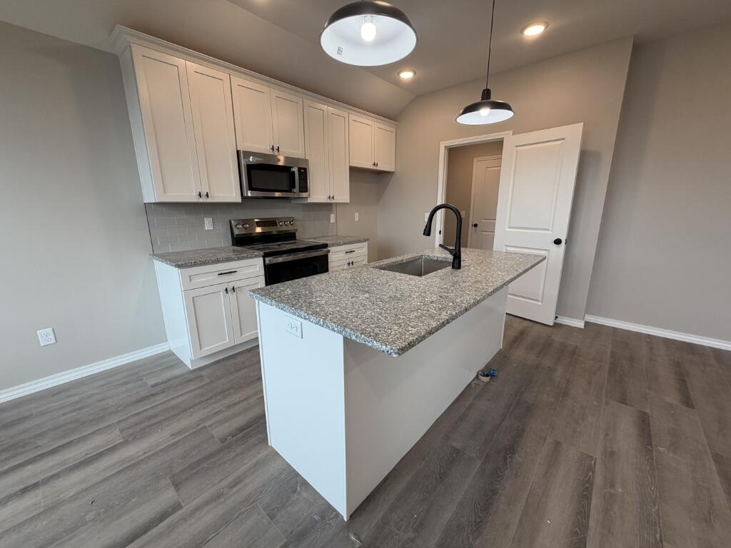 1183 East Habersham Street Property Photo 4