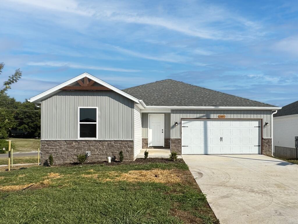 1401 South Barnard Way Property Photo 1