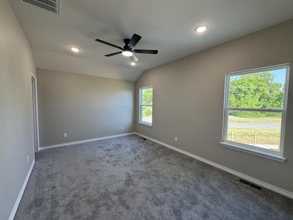 1401 South Barnard Way Property Photo 3