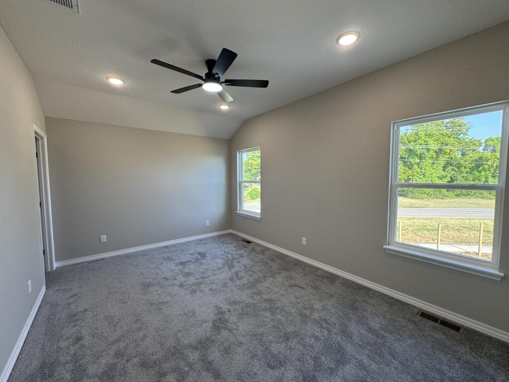 1401 South Barnard Way Property Photo 4