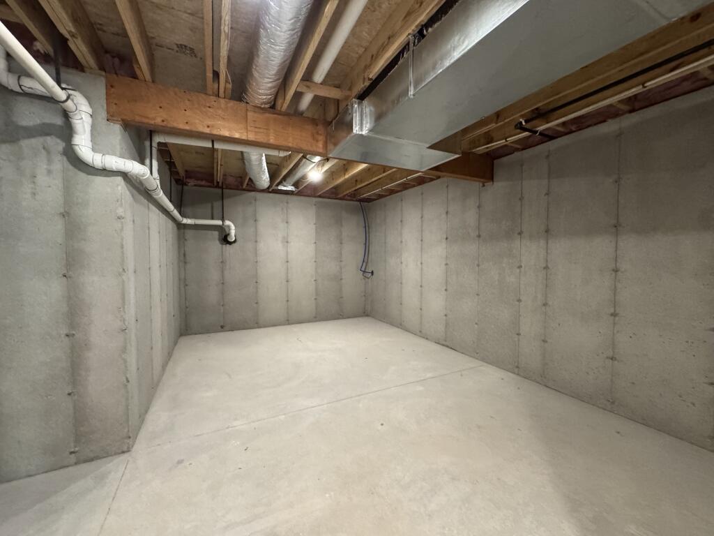 1401 South Barnard Way Property Photo 14