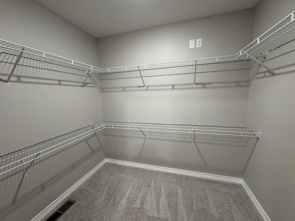 1413 South Barnard Way Property Photo 6