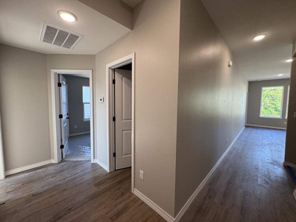1413 South Barnard Way Property Photo 8