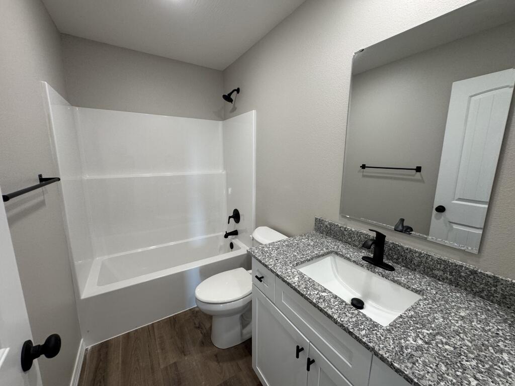 1413 South Barnard Way Property Photo 9