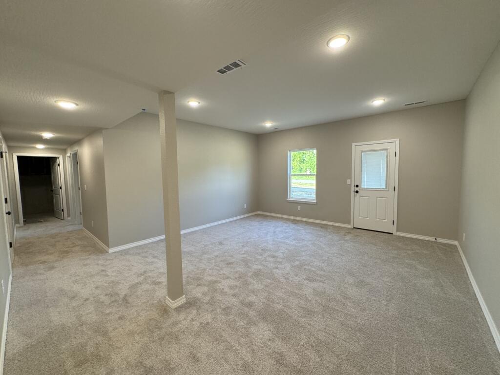 1413 South Barnard Way Property Photo 11