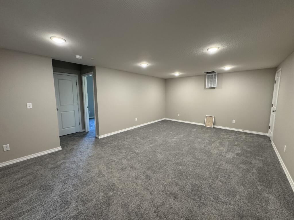 1429 South Barnard Way Property Photo 8