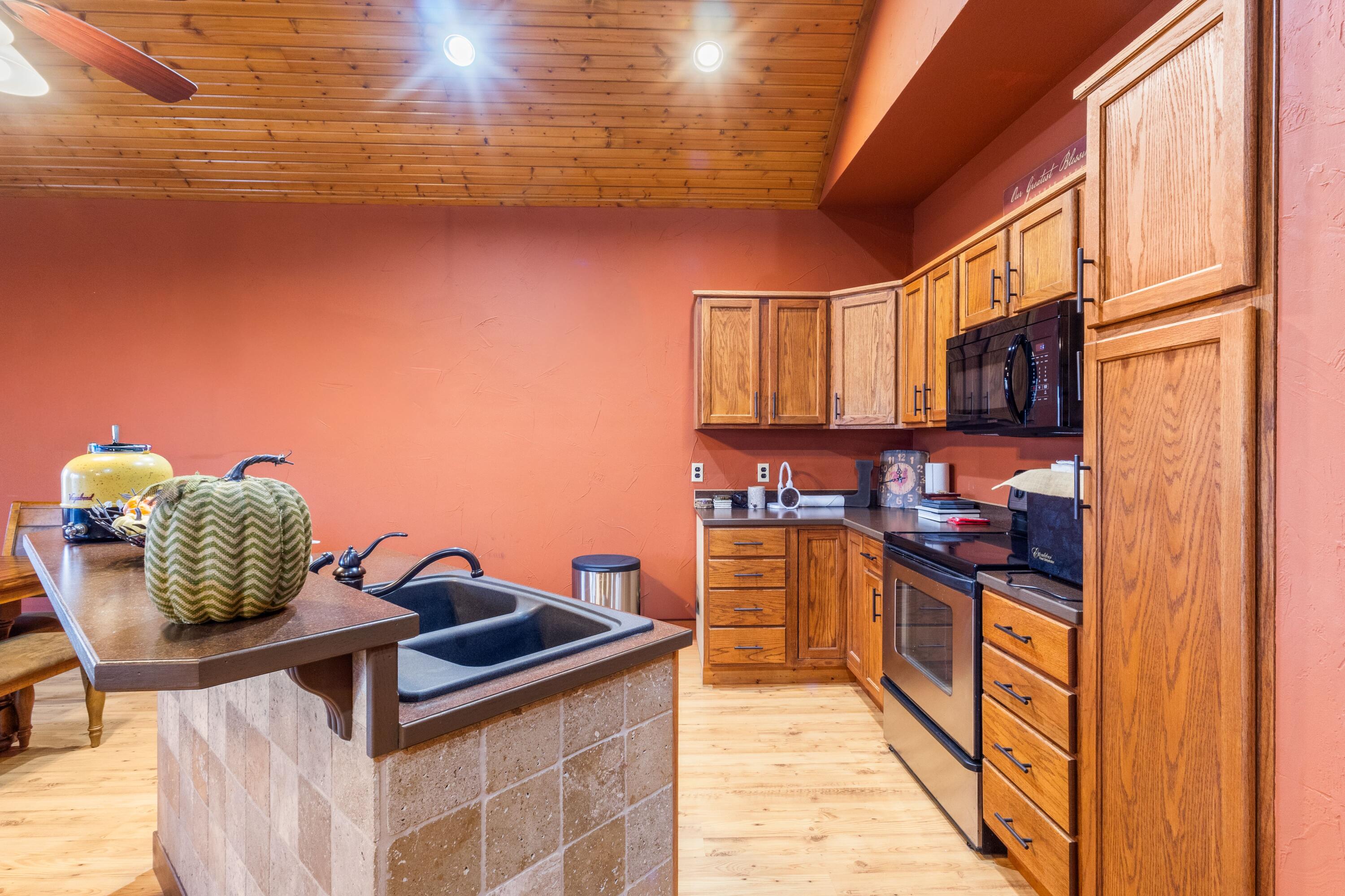 22011 Coyote Ridge Road Property Photo 19