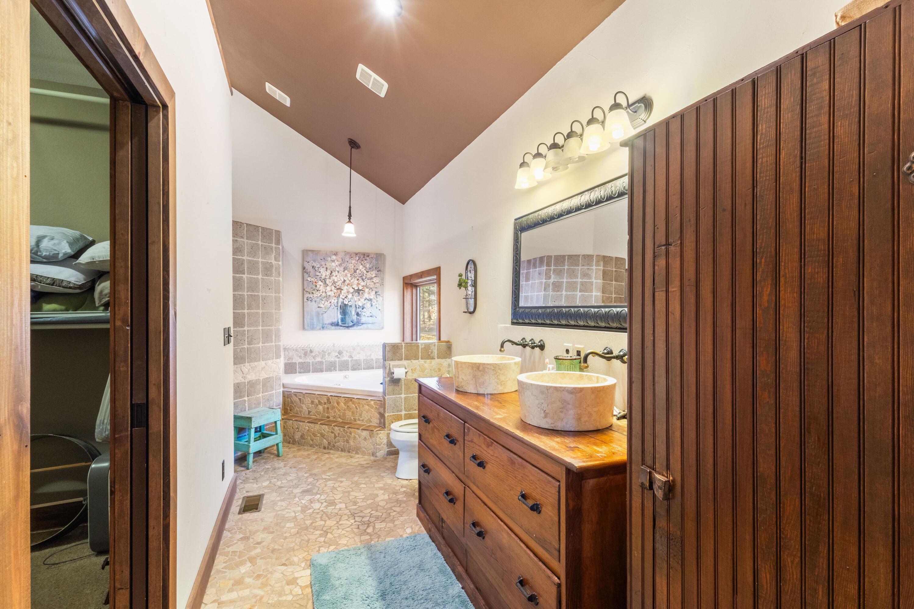 22011 Coyote Ridge Road Property Photo 34