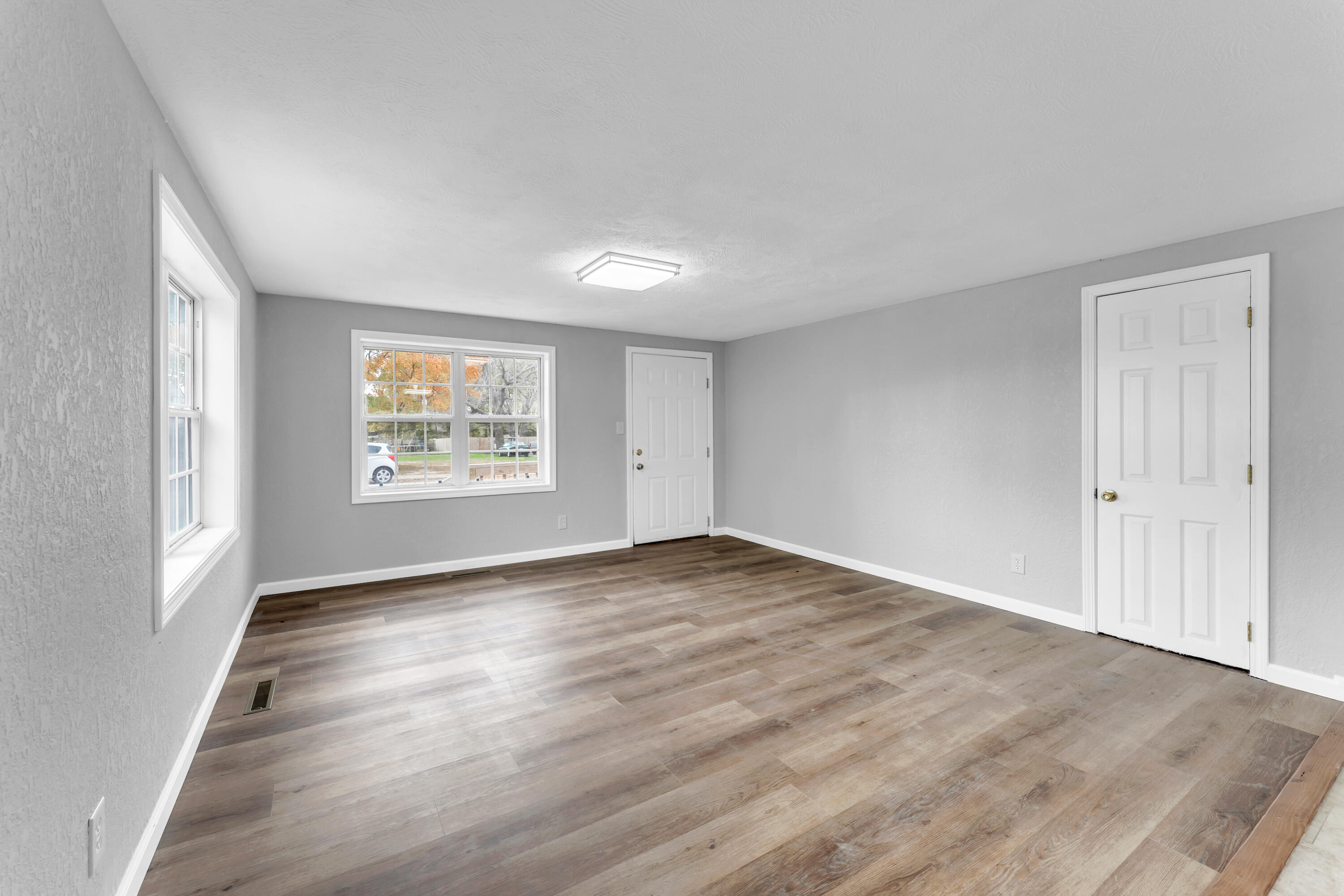 407 West Brown Street Property Photo 6