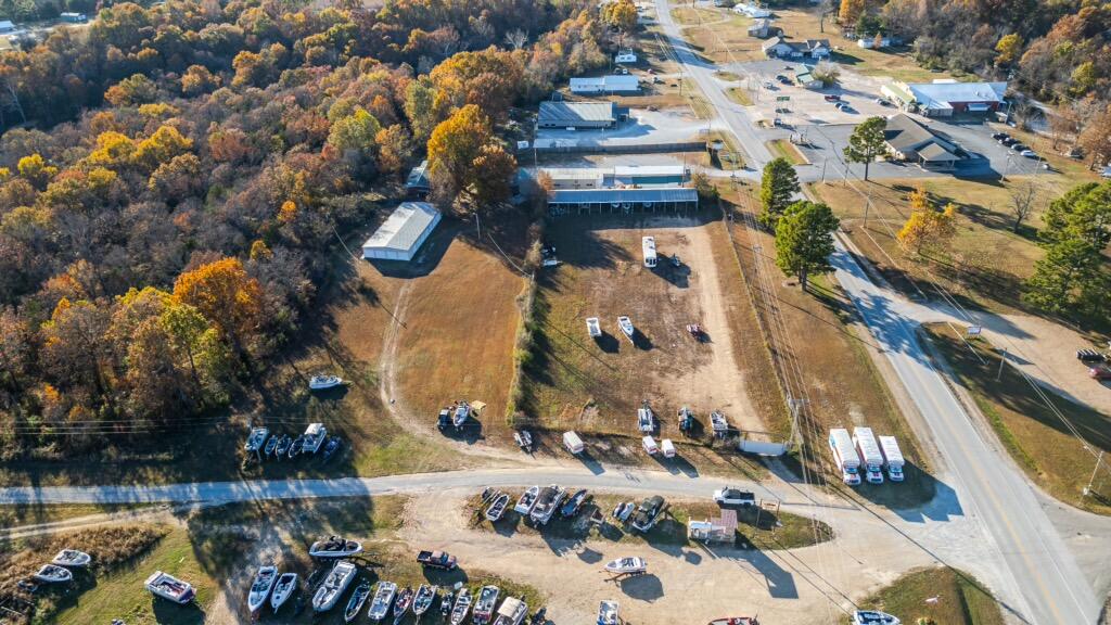17 Mcnabb Drive Property Photo 3