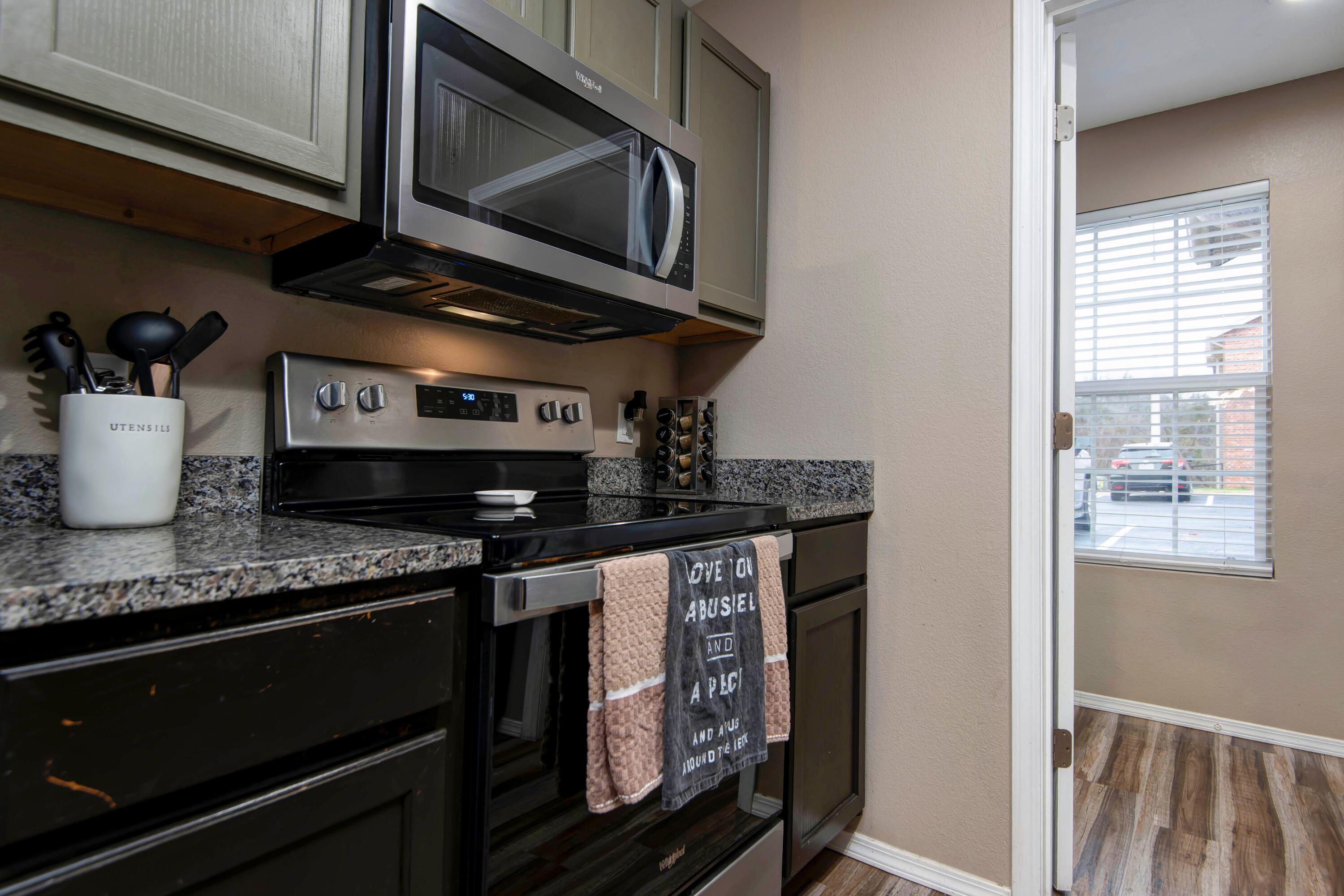 2957 Vineyards Parkway 31-2 Property Photo 8