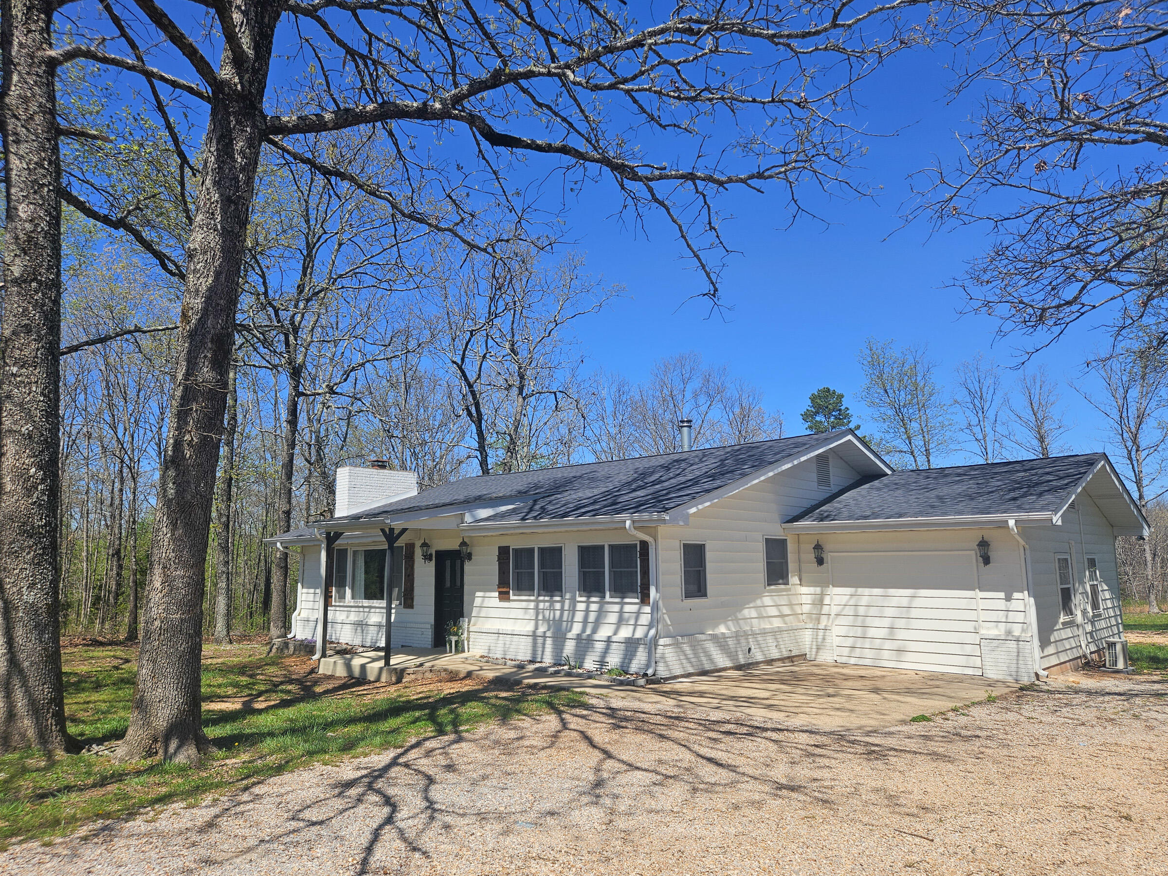 21371 Howell Road Property Photo 1