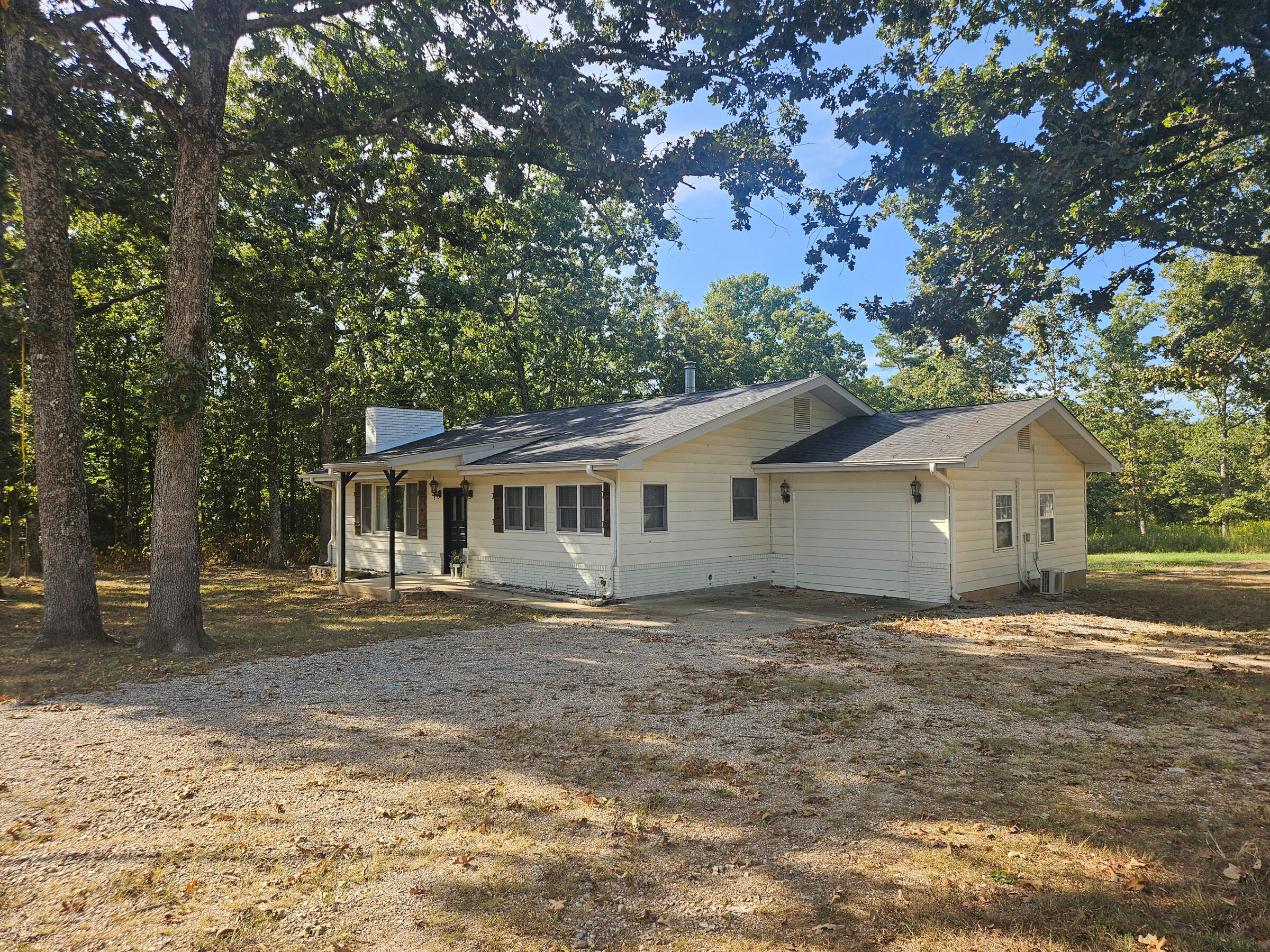 21371 Howell Road Property Photo 1