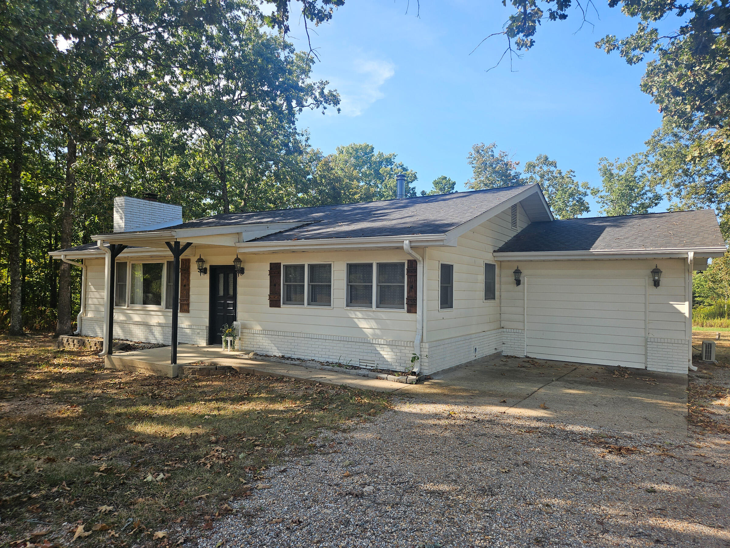 21371 Howell Road Property Photo 1