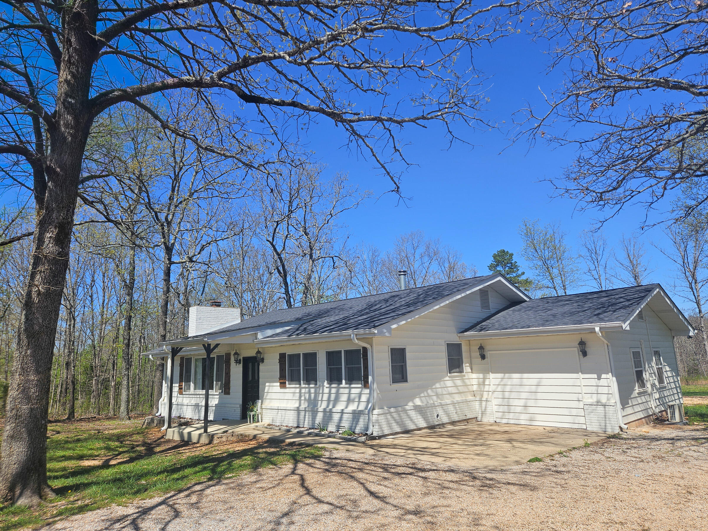 21371 Howell Road Property Photo 3