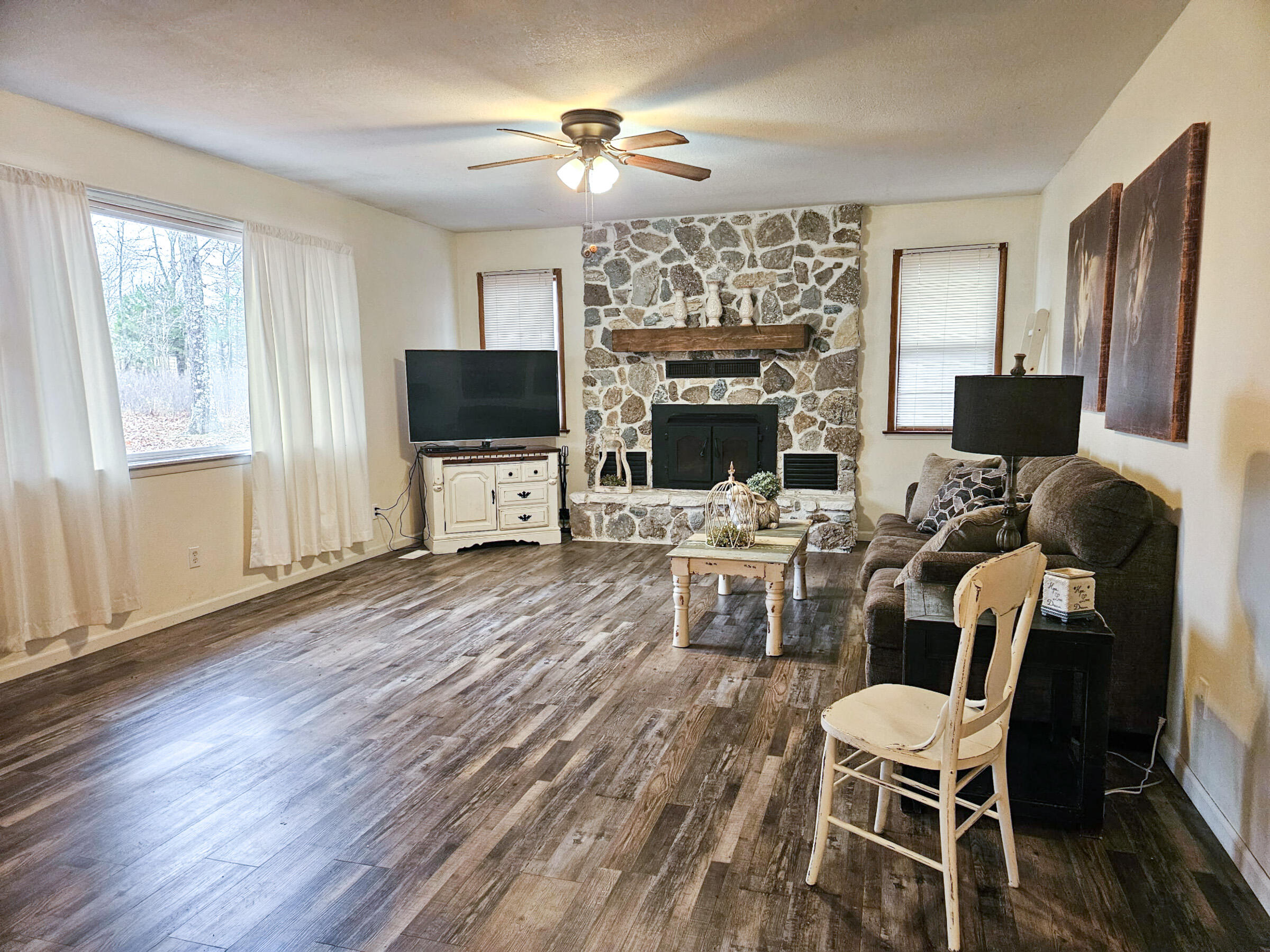 21371 Howell Road Property Photo 5