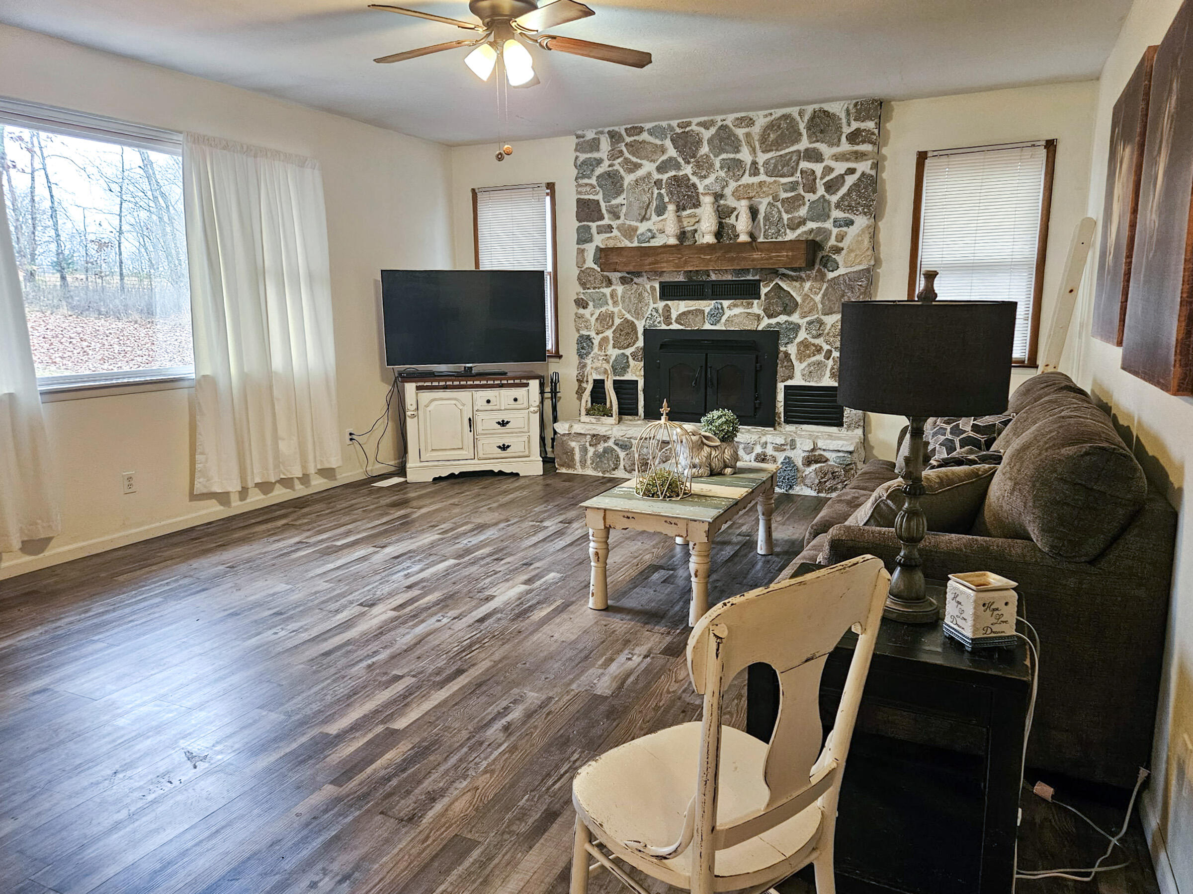 21371 Howell Road Property Photo 8